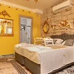 Lamur Hotel