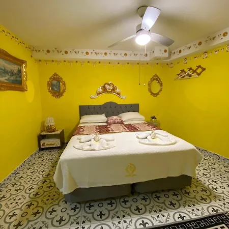 Hotel Lamur *