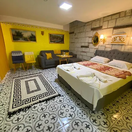 Lamur Hotel *