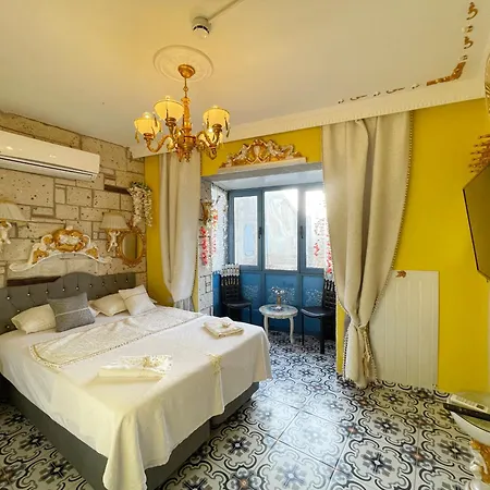 Lamur Hotel