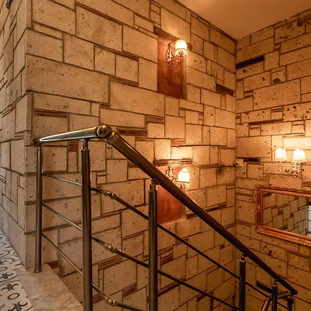 Lamur * אלאקאטי