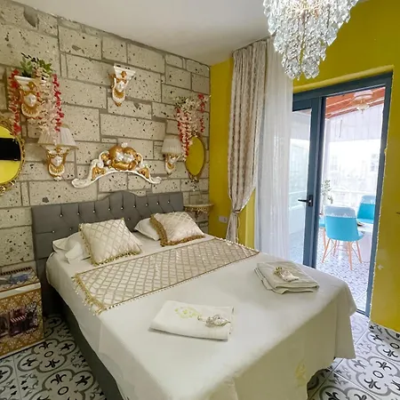 Lamur Hotel *