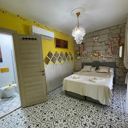 Hotel Lamur *