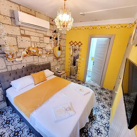 Hotel Lamur *